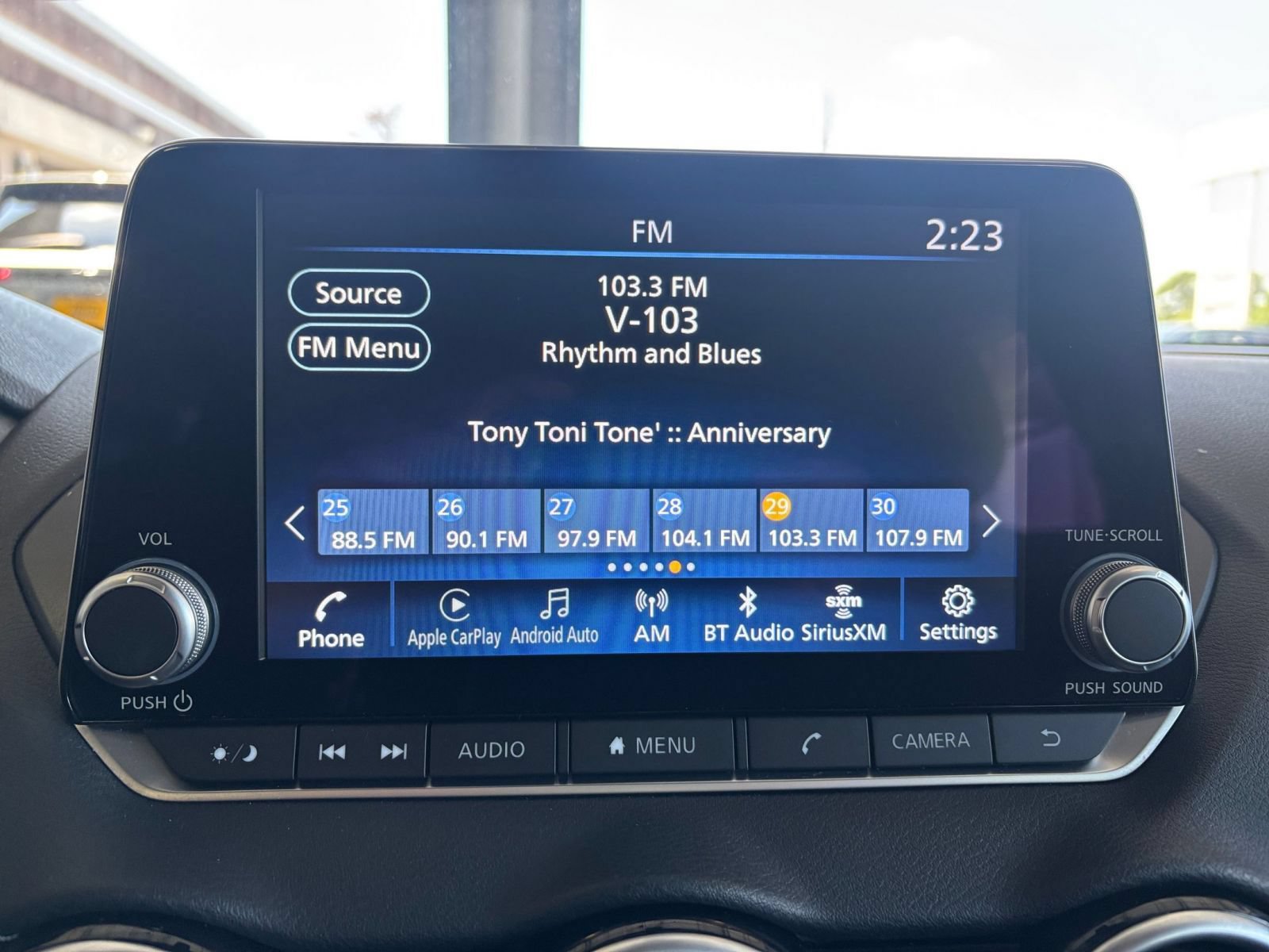 Used 2025 Nissan Sentra SV FWD image 19