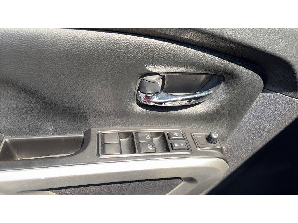 Used 2023 Nissan Titan SV AWD/4WD image 12