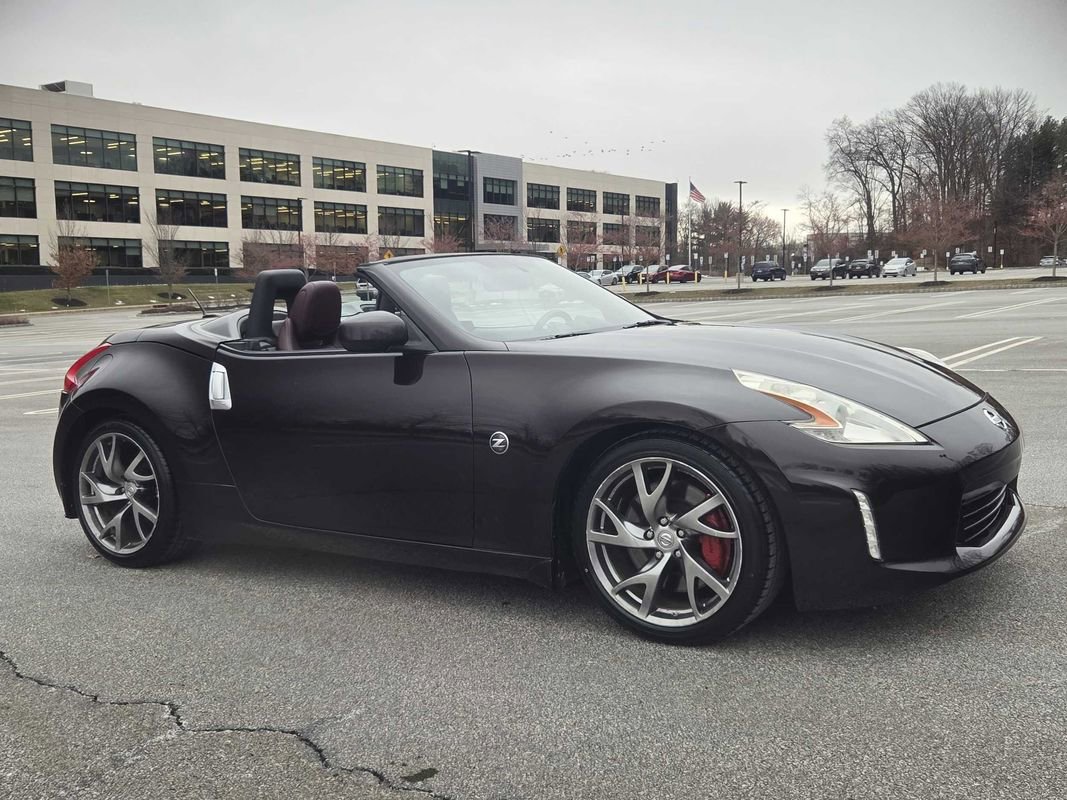 Used 2013 Nissan 370Z Touring w/ Sport Pkg RWD image 12