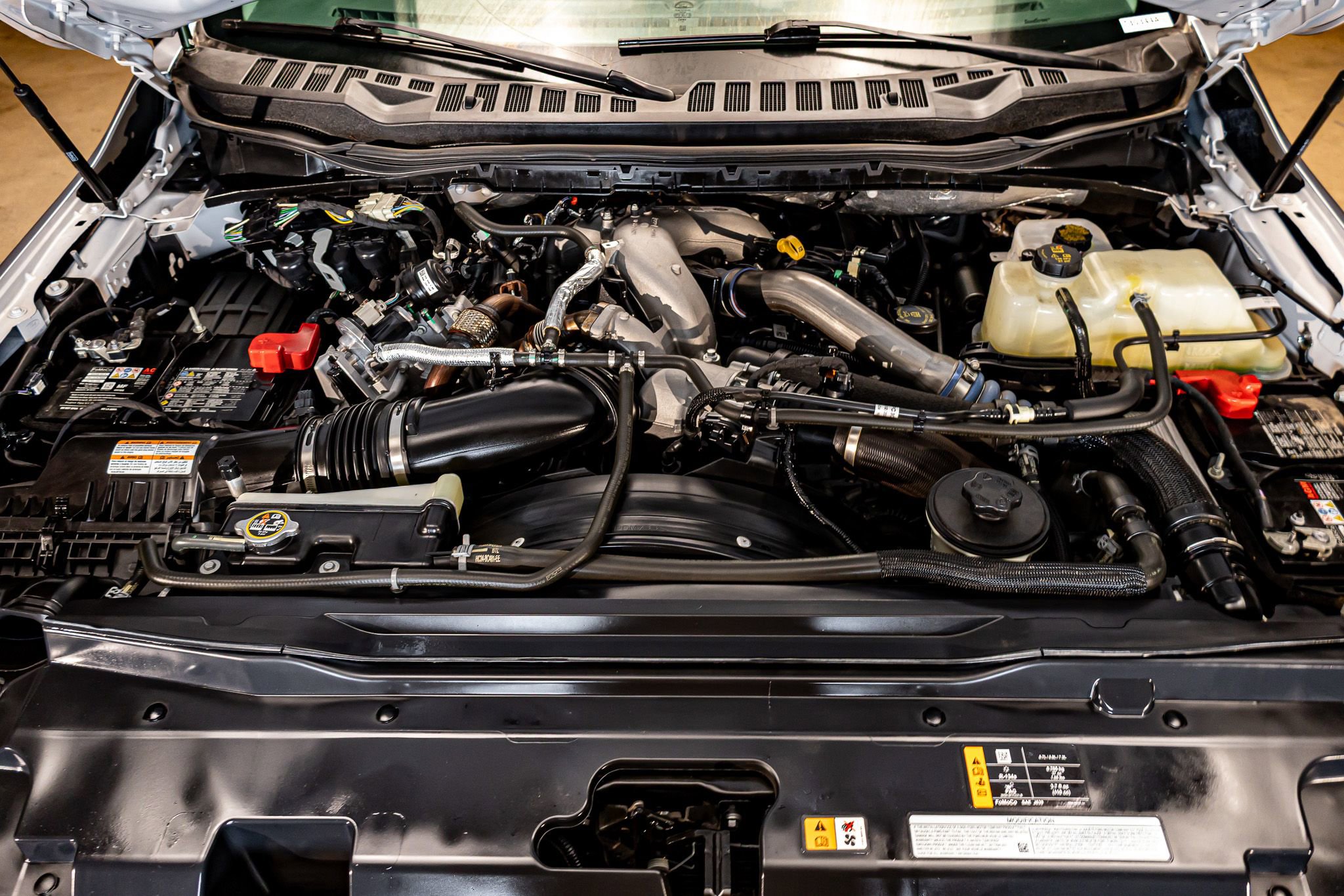 Used 2023 Ford F450 Lariat w/ Camper Package image 32