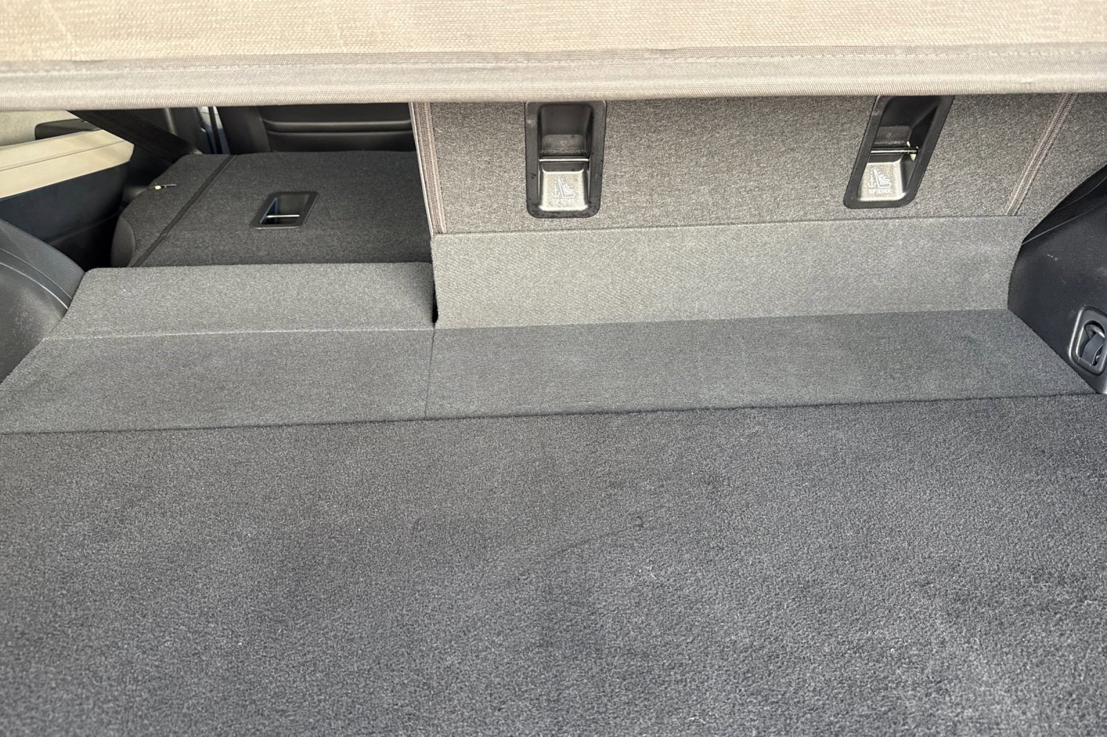 Used 2025 Subaru Forester Premium image 32