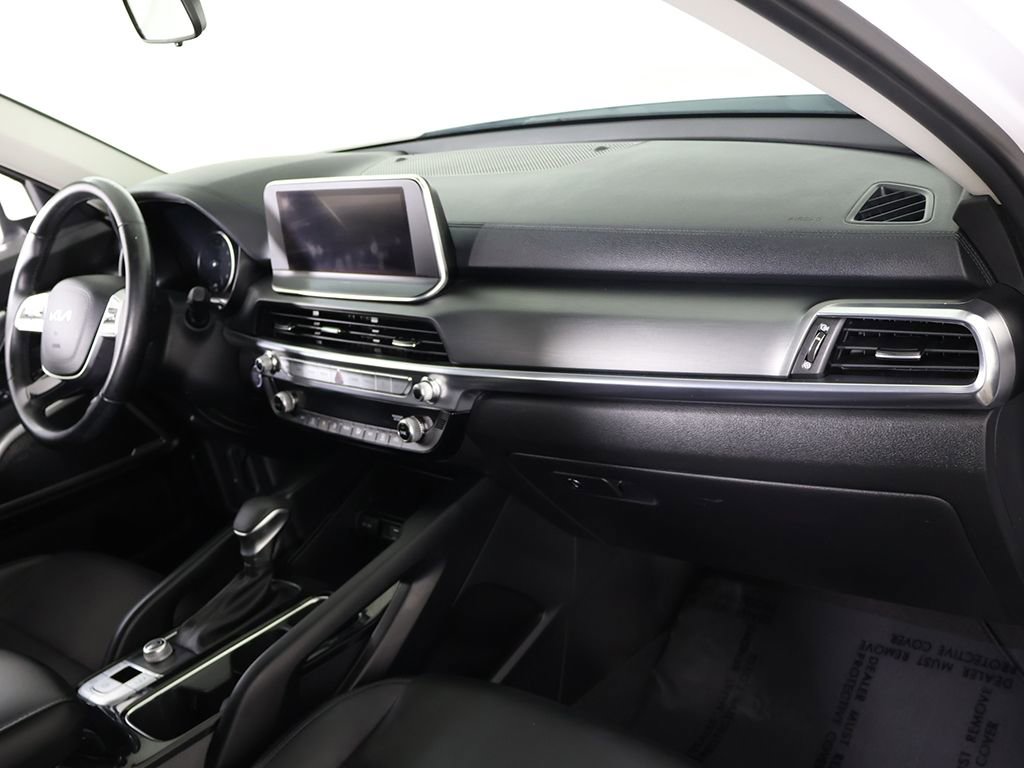 Used 2022 Kia Telluride LX FWD image 27