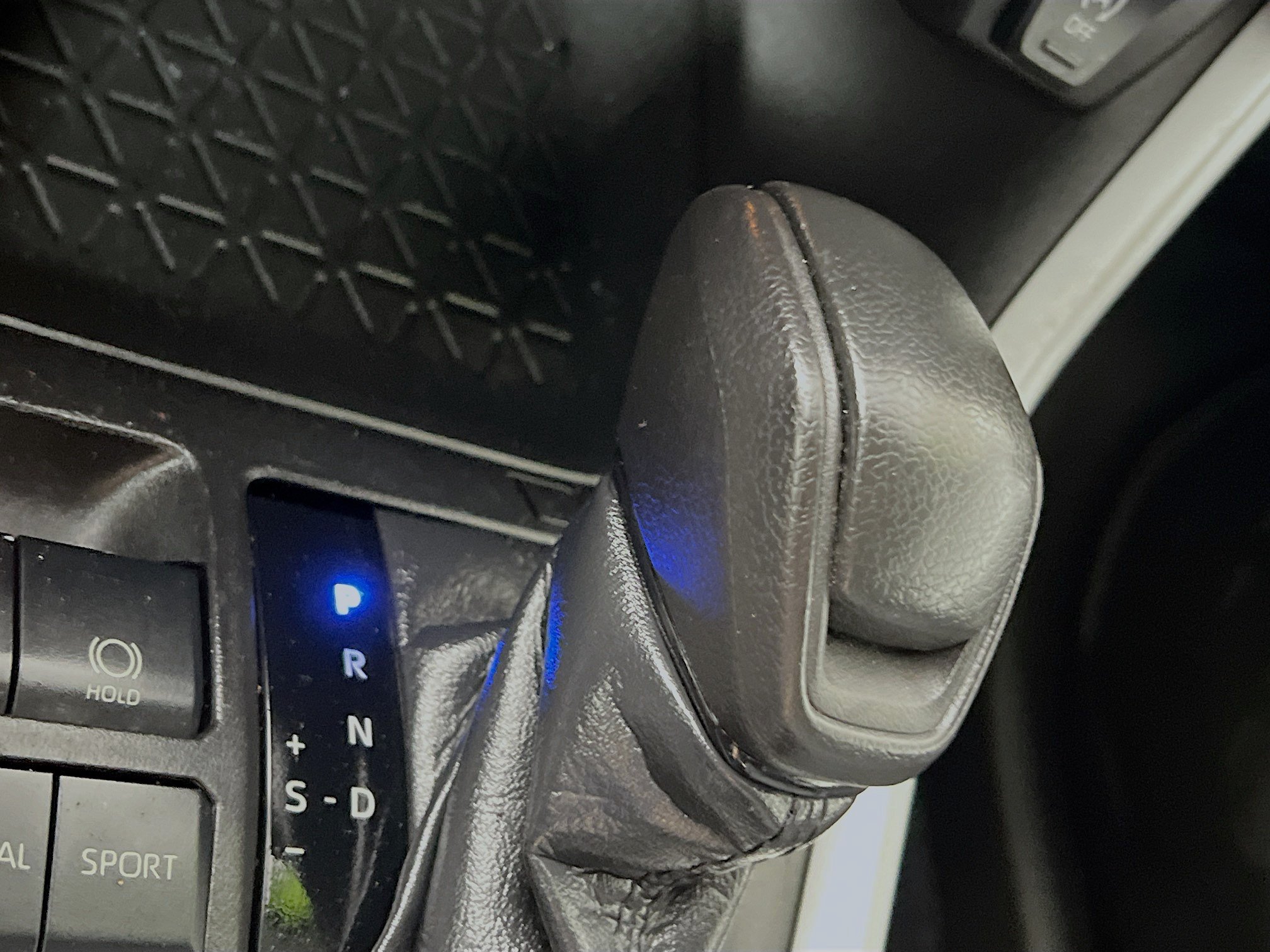 Used 2021 Toyota RAV4 XLE w/ Convenience Package FWD image 24