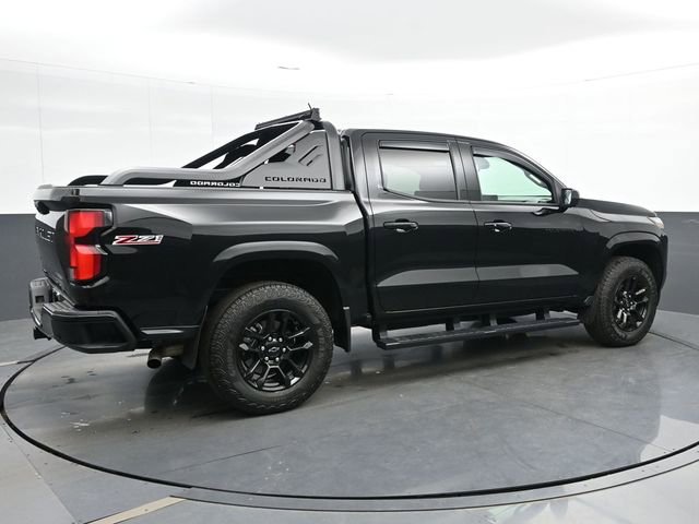 Used 2025 Chevrolet Colorado Z71 w/ Midnight Edition AWD/4WD image 4