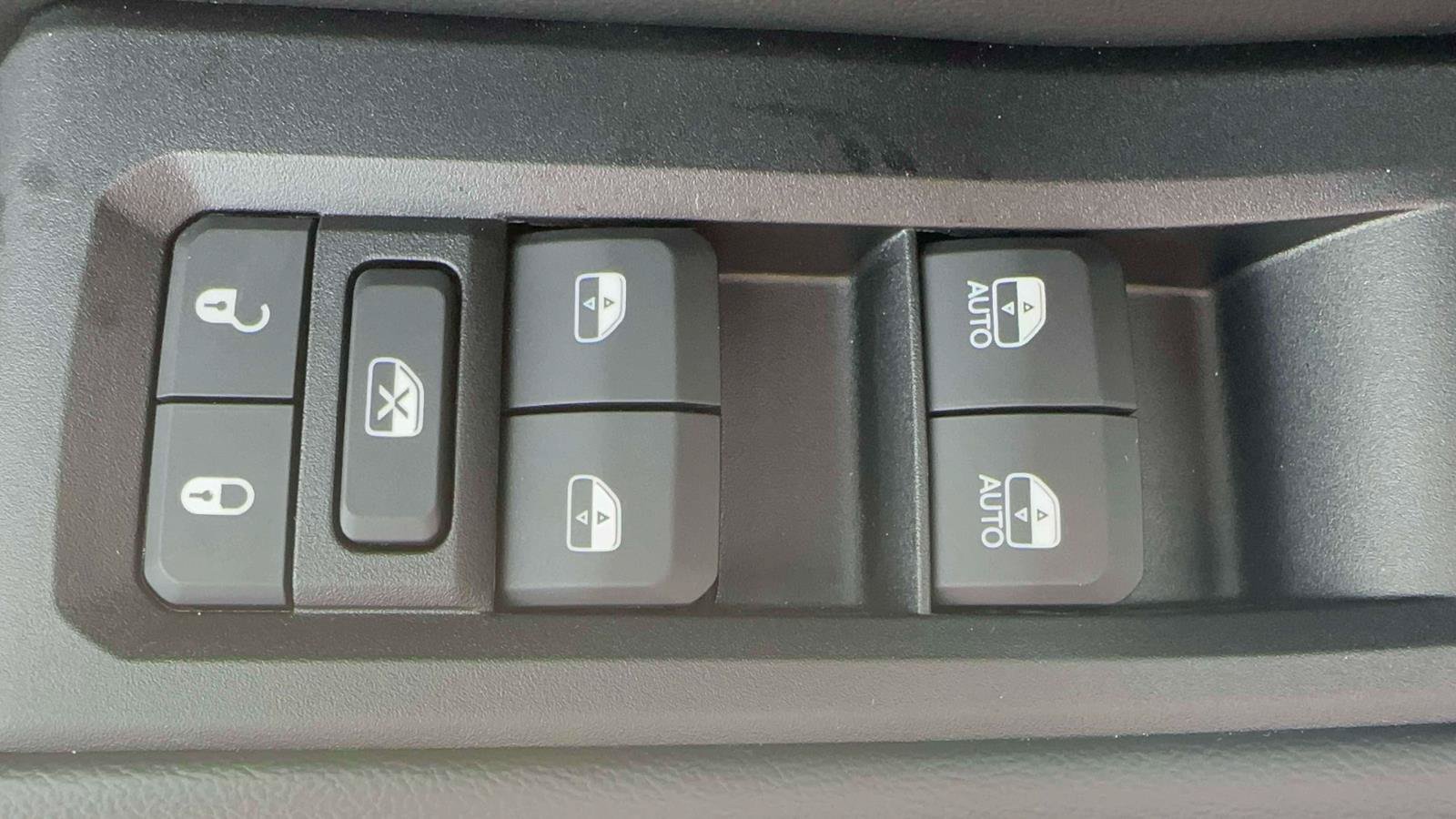 Used 2023 Jeep Grand Cherokee Limited w/ Luxury Tech Group II AWD/4WD image 14
