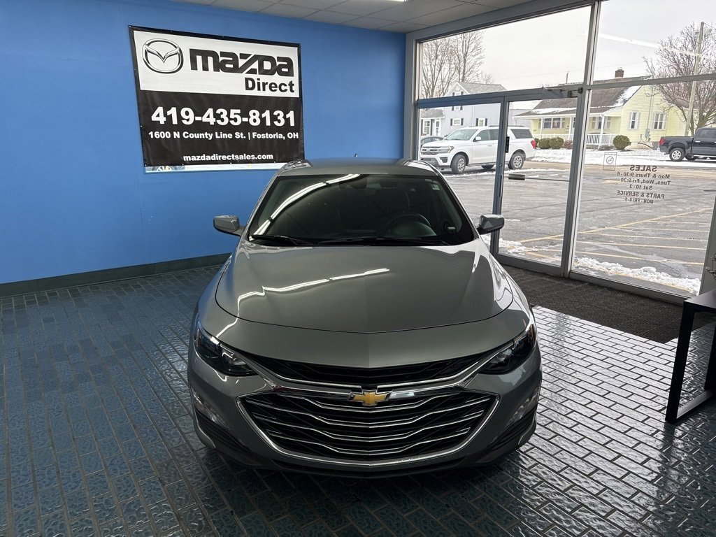 Used 2025 Chevrolet Malibu LT image 3