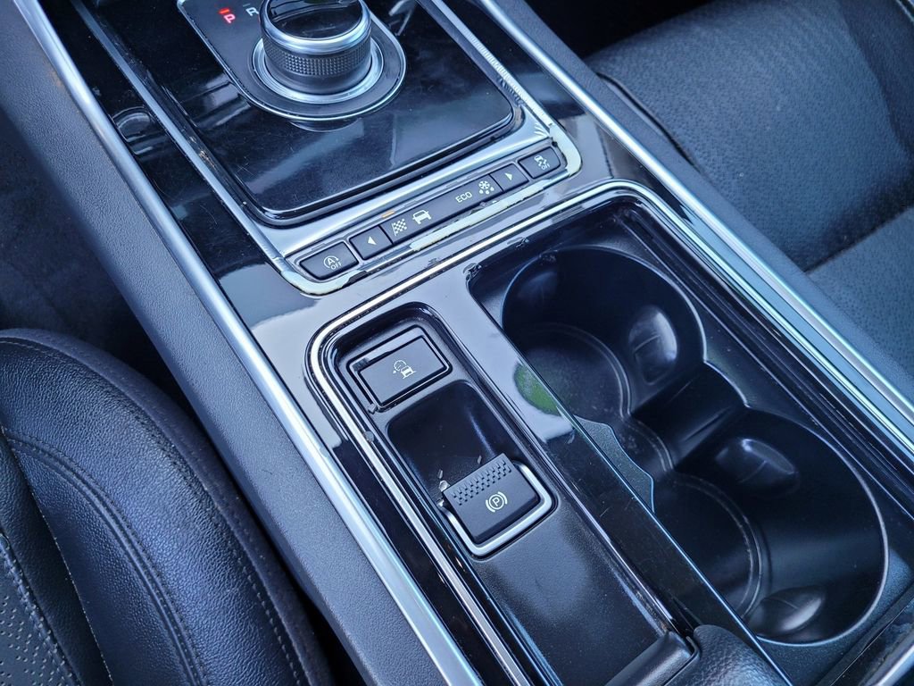 Used 2019 Jaguar XF Prestige image 18