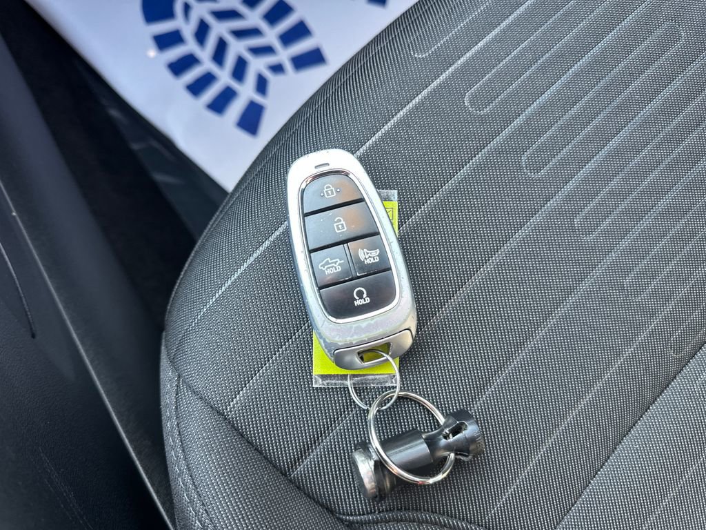 Used 2022 Hyundai Santa Cruz SEL Premium w/ Cargo Package AWD/4WD image 28