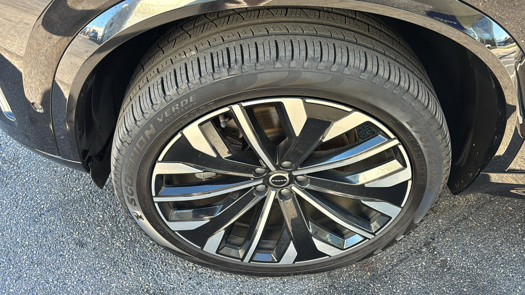 Certified 2026 Volvo XC90 B6 Plus AWD/4WD image 32