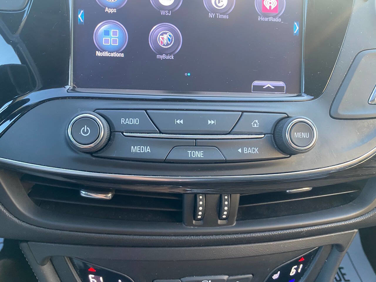 Used 2017 Buick Envision Essence AWD/4WD image 23
