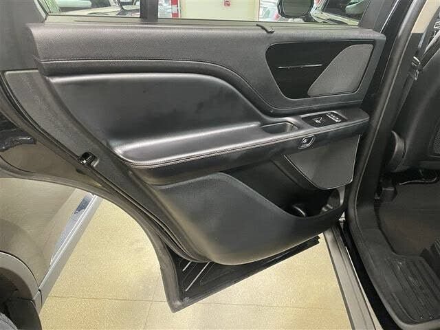 Used 2023 Lincoln Aviator AWD image 25