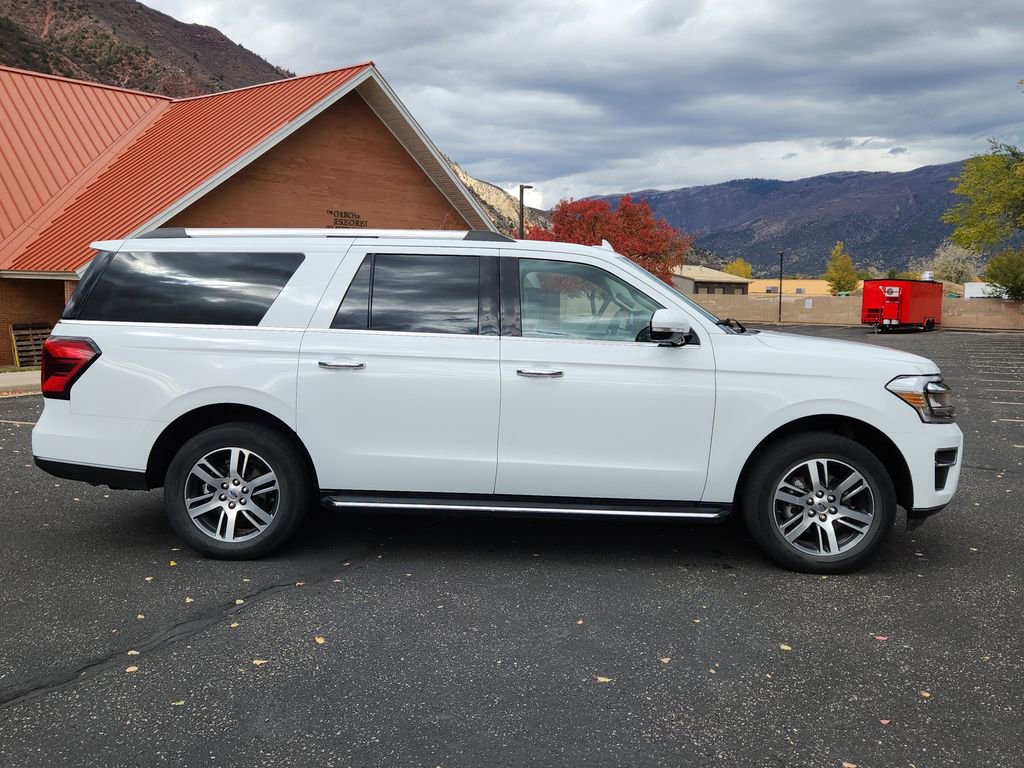 Used 2022 Ford Expedition Max Limited image 2