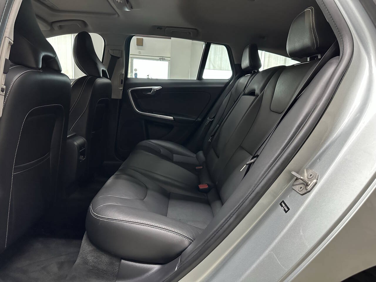Used 2018 Volvo V60 T5 Dynamic w/ Vision Package AWD/4WD image 13