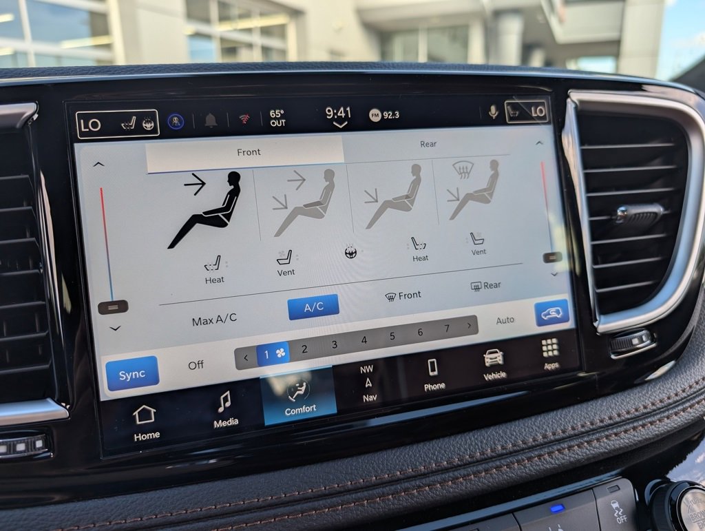 New 2026 Chrysler Pacifica Pinnacle image 26