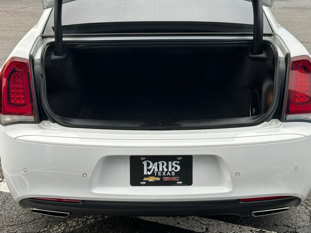 Used 2022 Chrysler 300 S RWD image 8