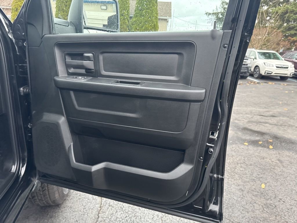 Used 2025 RAM 2500 Tradesman w/ Chrome Appearance Group image 27