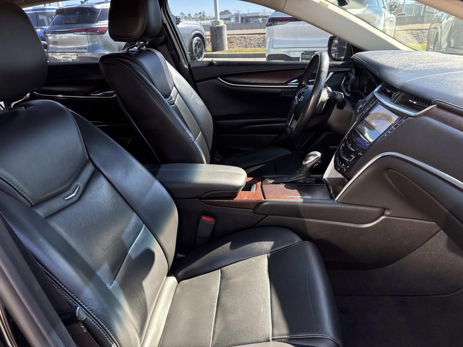 Used 2019 Cadillac XTS Luxury image 12