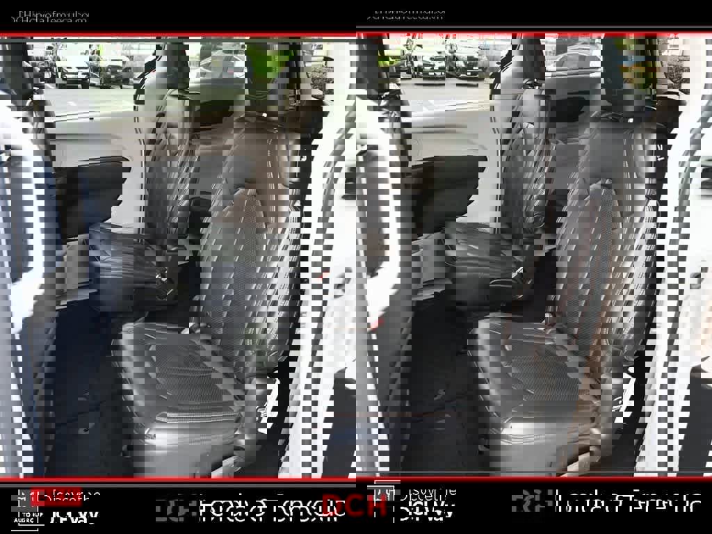 Used 2018 Chrysler Pacifica Touring-L image 18