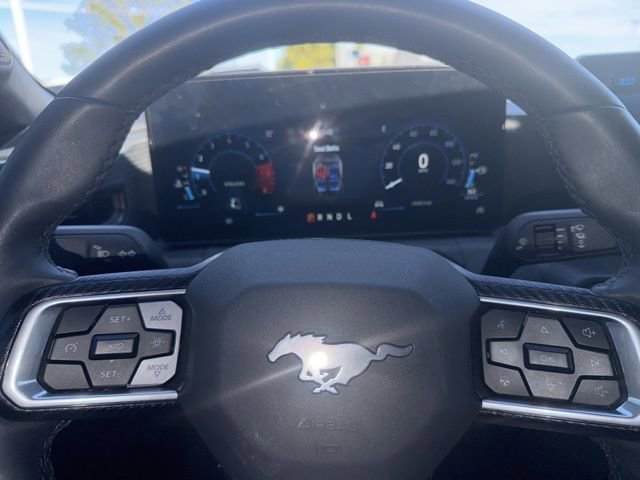 Used 2025 Ford Mustang Coupe RWD image 7