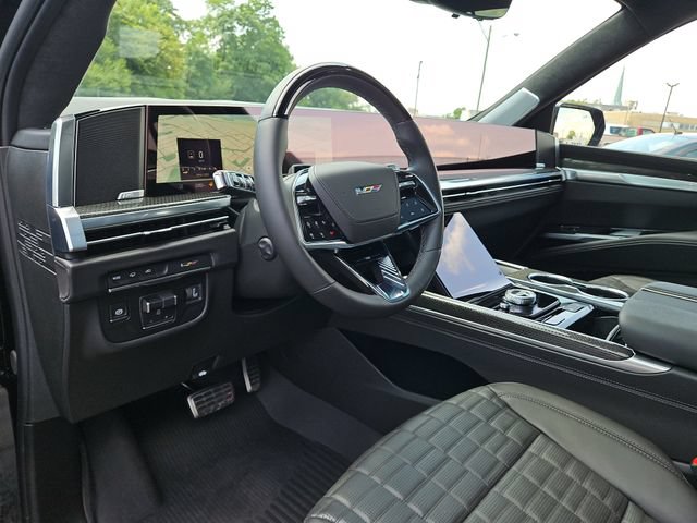 Certified 2026 Cadillac Escalade ESV V w/ LPO, ONYX Package AWD/4WD image 25