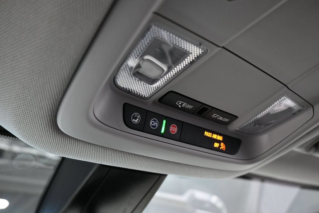 Used 2023 GMC Acadia SLE w/ Driver Convenience Package FWD image 27