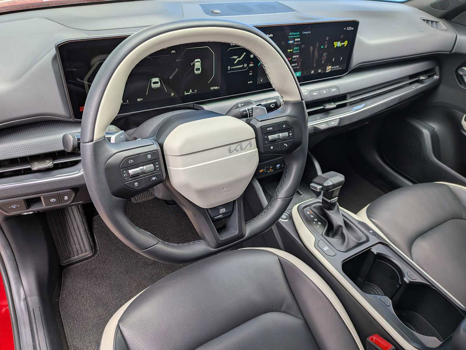 Used 2025 Kia K4 GT-Line w/ GT-Line Premium Package FWD image 14