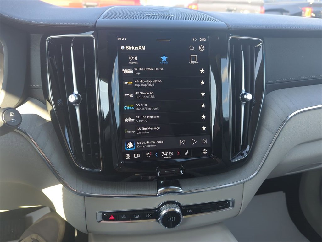 Used 2024 Volvo XC60 B5 Ultimate image 17