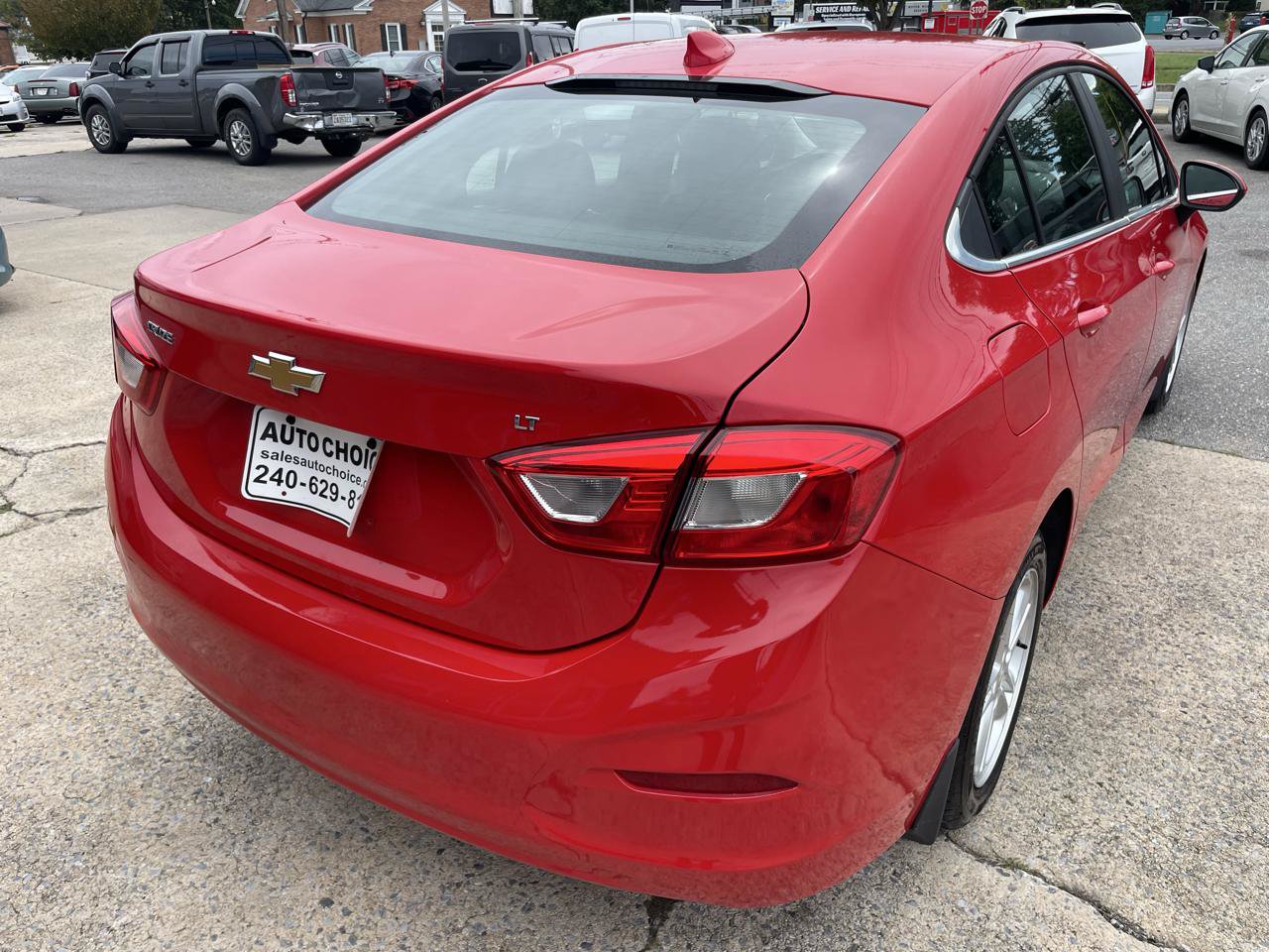 Used 2018 Chevrolet Cruze LT FWD image 13