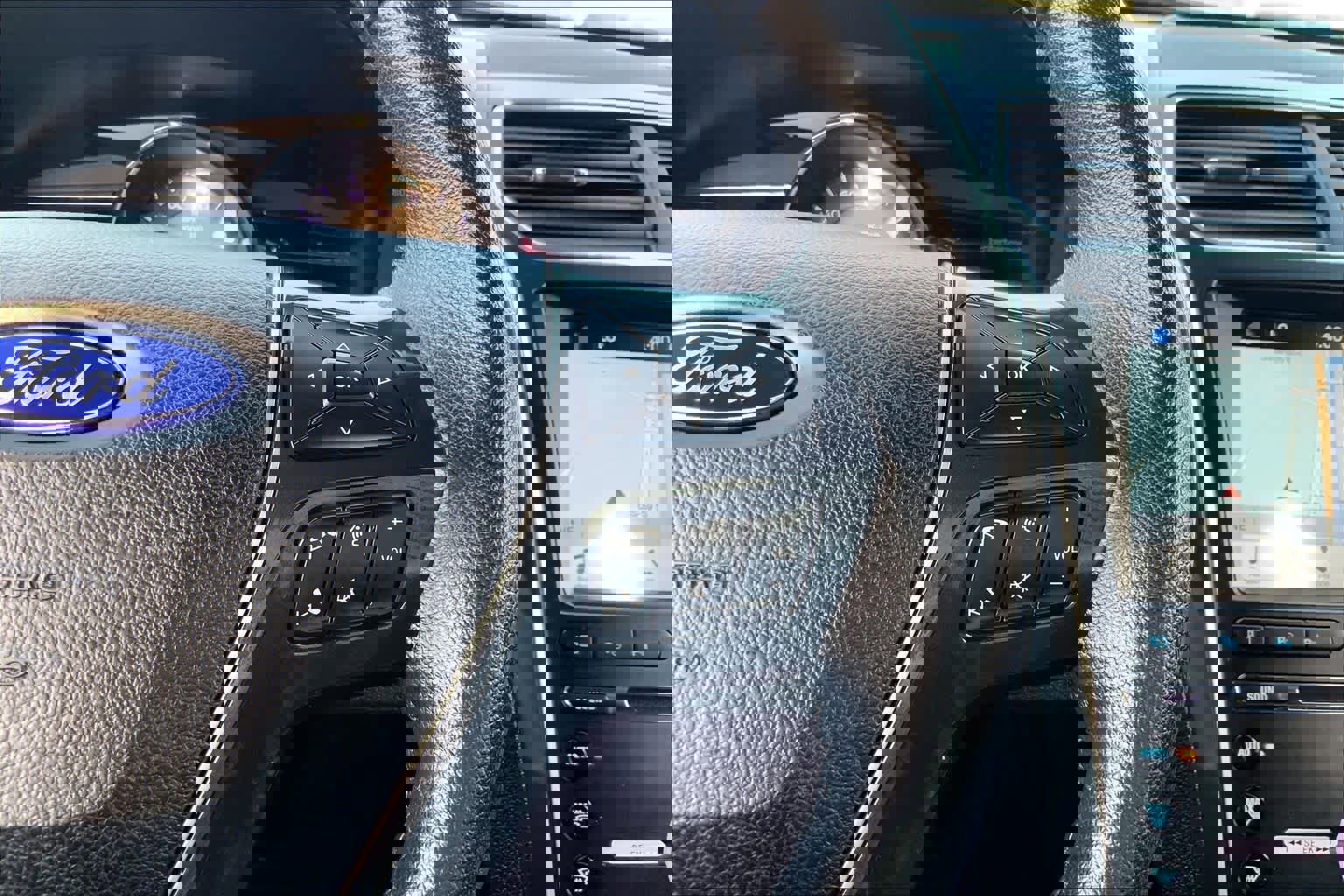 Used 2018 Ford Explorer Limited w/ Equipment Group 301A image 24