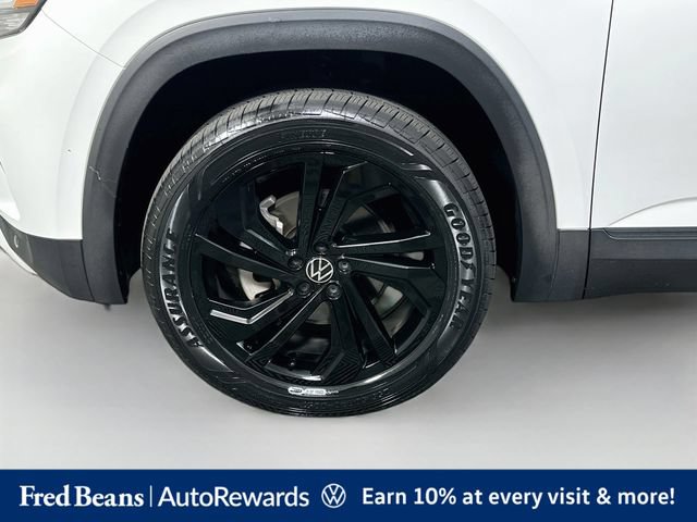 Certified 2023 Volkswagen Atlas SE w/ Black Wheel Package AWD/4WD image 37