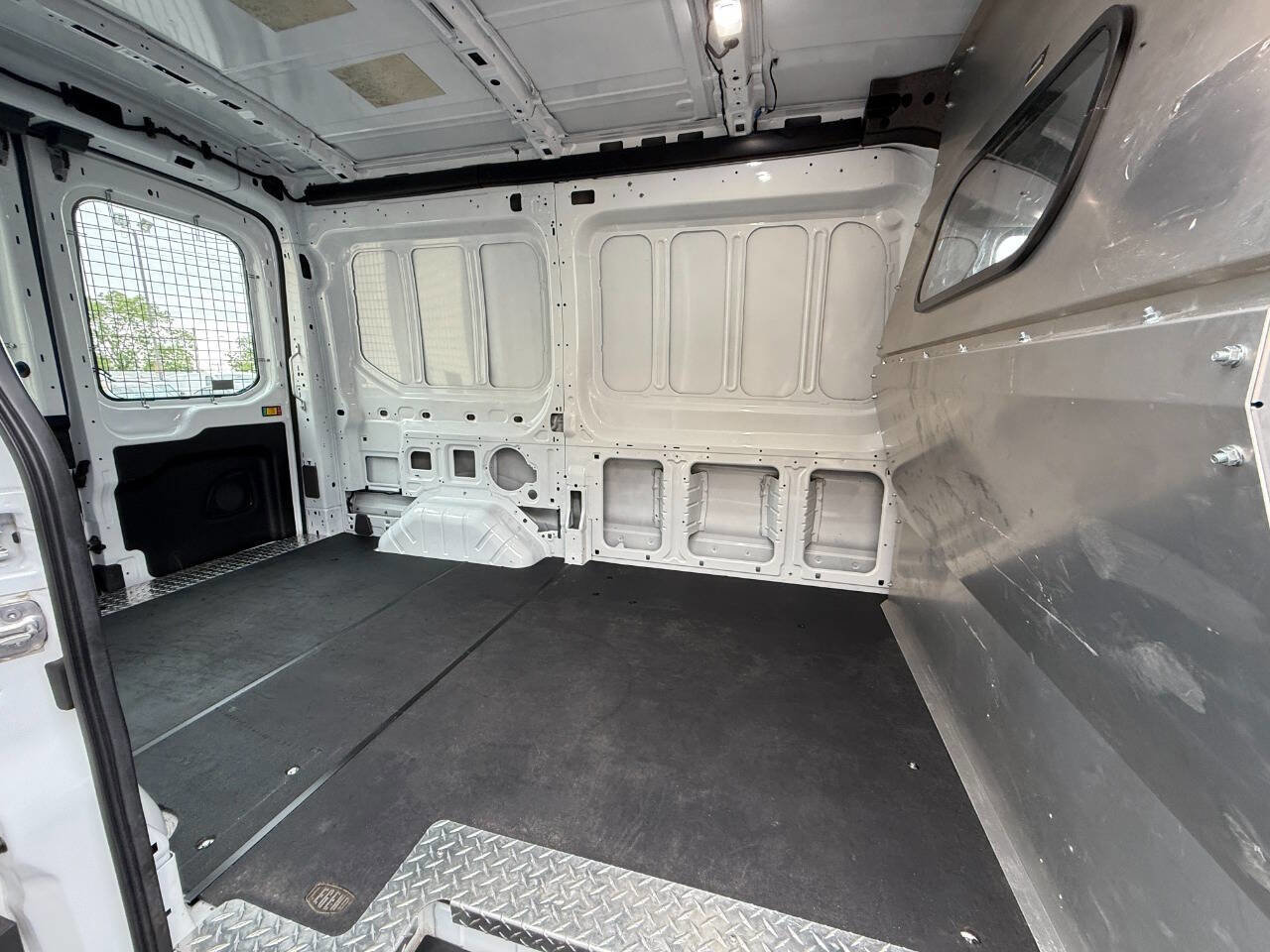 Used 2023 Ford Transit 250 Medium Roof AWD image 10