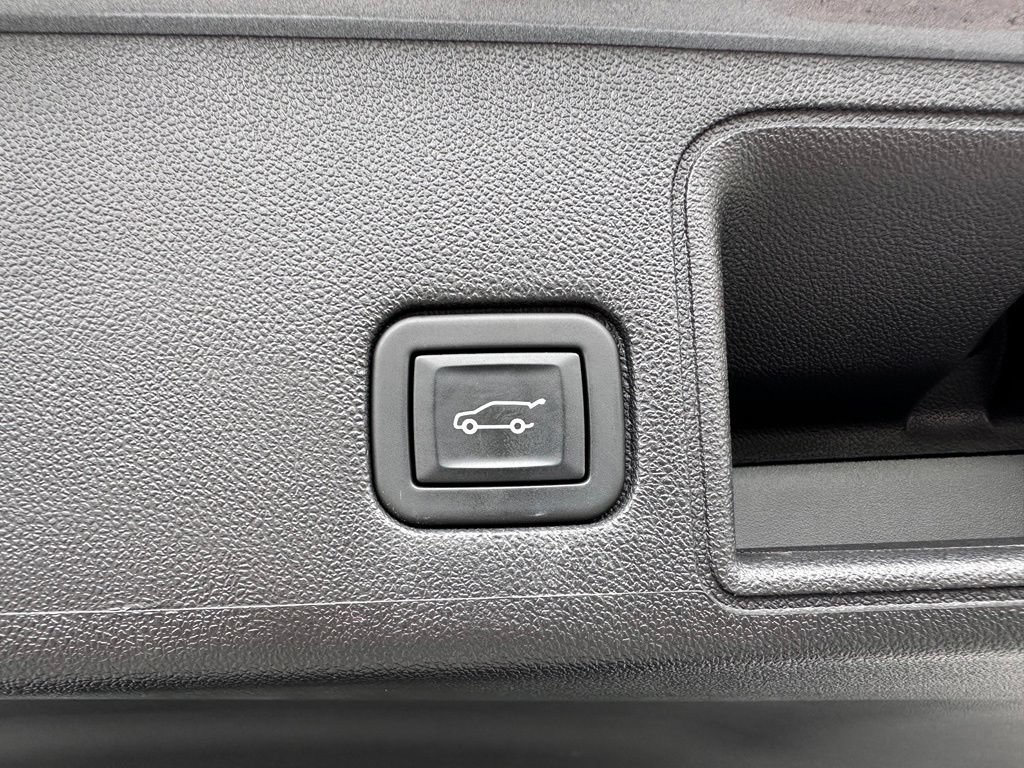Certified 2023 GMC Terrain AT4 w/ Tech Package AWD/4WD image 45