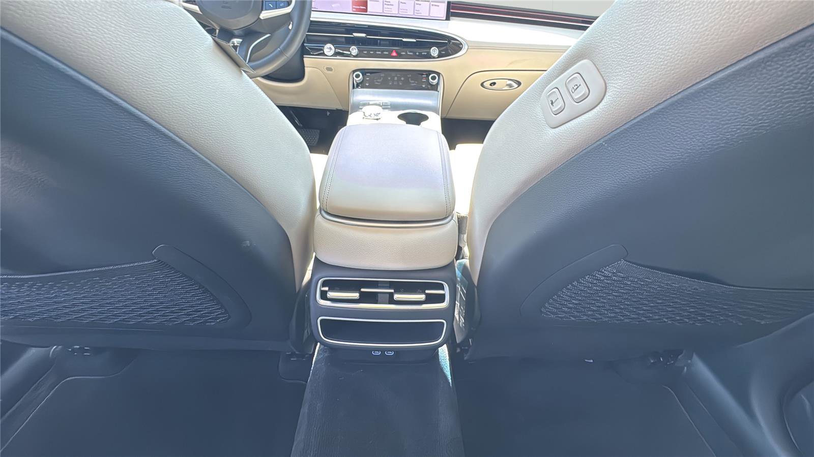 Used 2026 Genesis GV70 2.5T Select image 23