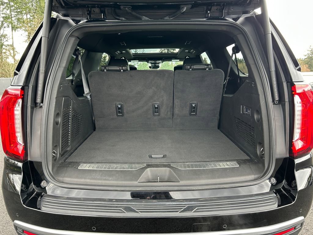 Used 2024 GMC Yukon XL Denali w/ Advanced Technology Package image 24