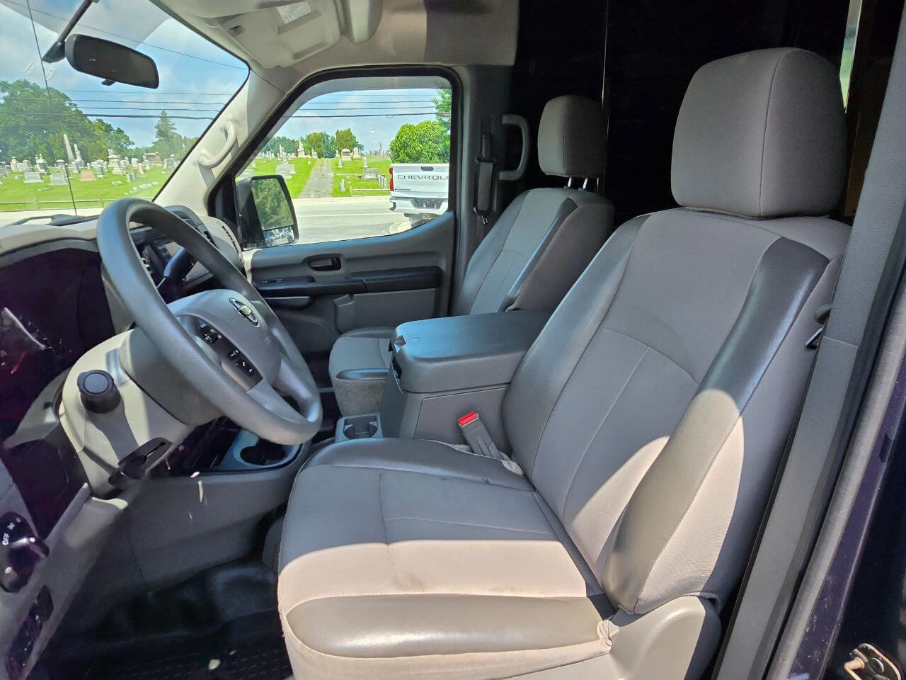 Used 2017 Nissan NV 2500 SL image 10