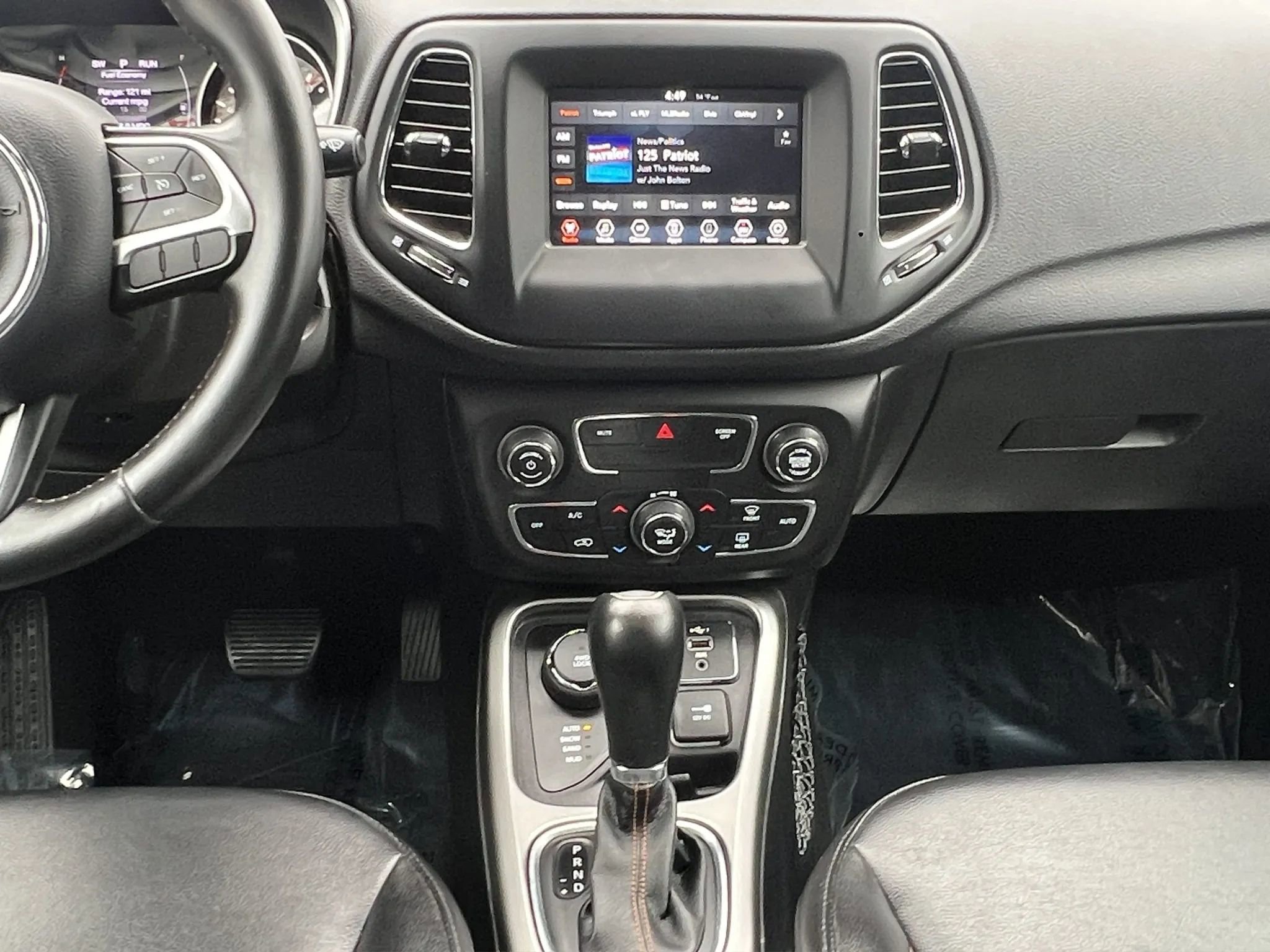 Used 2019 Jeep Compass Latitude image 19