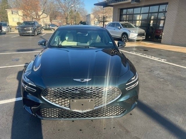 Used 2024 Genesis G70 2.5T image 2