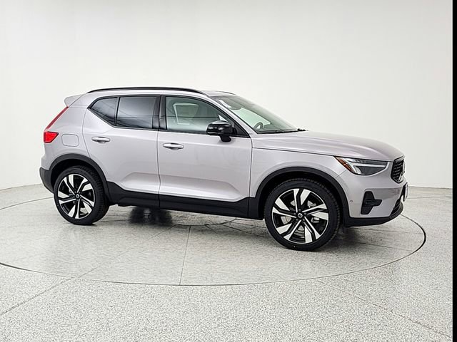 New 2026 Volvo XC40 B5 Plus w/ Climate Package AWD/4WD image 3