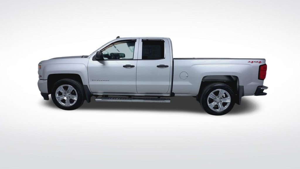 Used 2017 Chevrolet Silverado 1500 Custom w/ Custom Convenience Package image 5