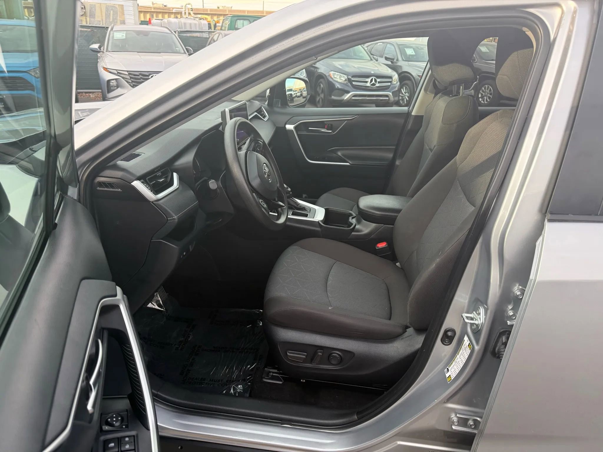 Used 2024 Toyota RAV4 XLE image 16