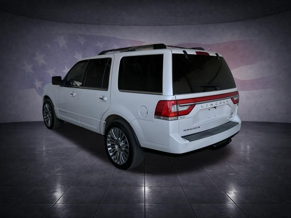 Used 2015 Lincoln Navigator 4WD w/ Equipment Group 101A Reserve image 3