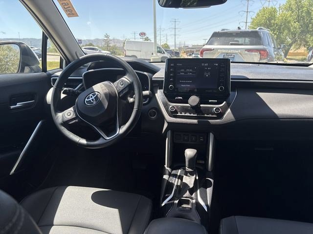 Used 2022 Toyota Corolla Cross XLE w/ Convenience Package FWD image 21