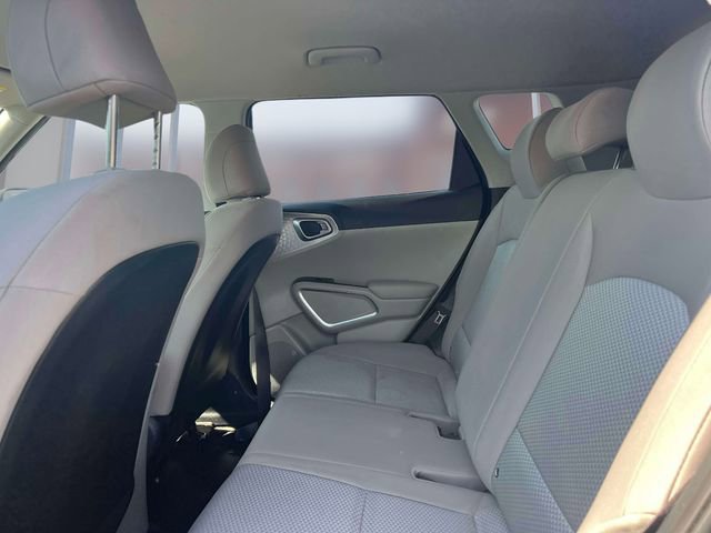 Used 2023 Kia Soul LX w/ LX Technology Package FWD image 11