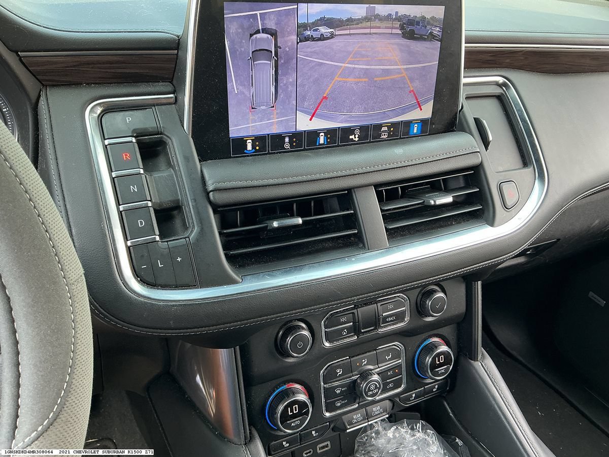 Used 2021 Chevrolet Suburban Z71 w/ Luxury Package AWD/4WD image 9