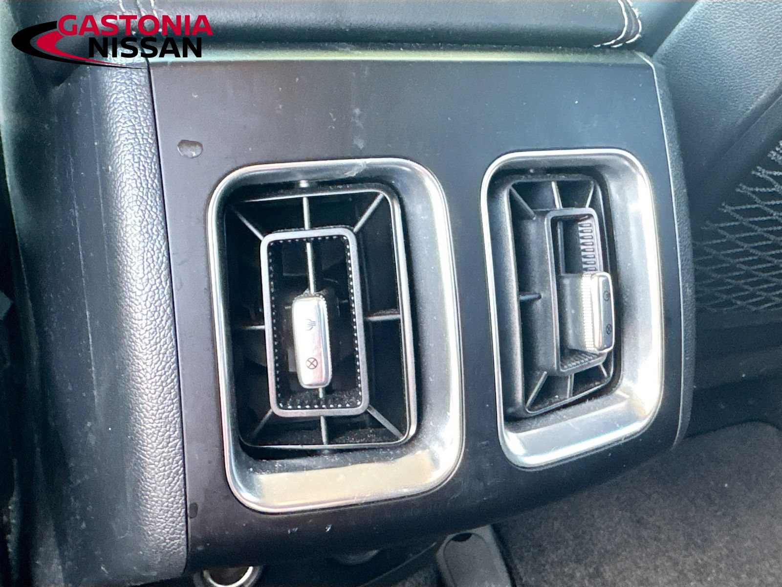 Used 2023 Kia Sorento EX AWD/4WD image 35