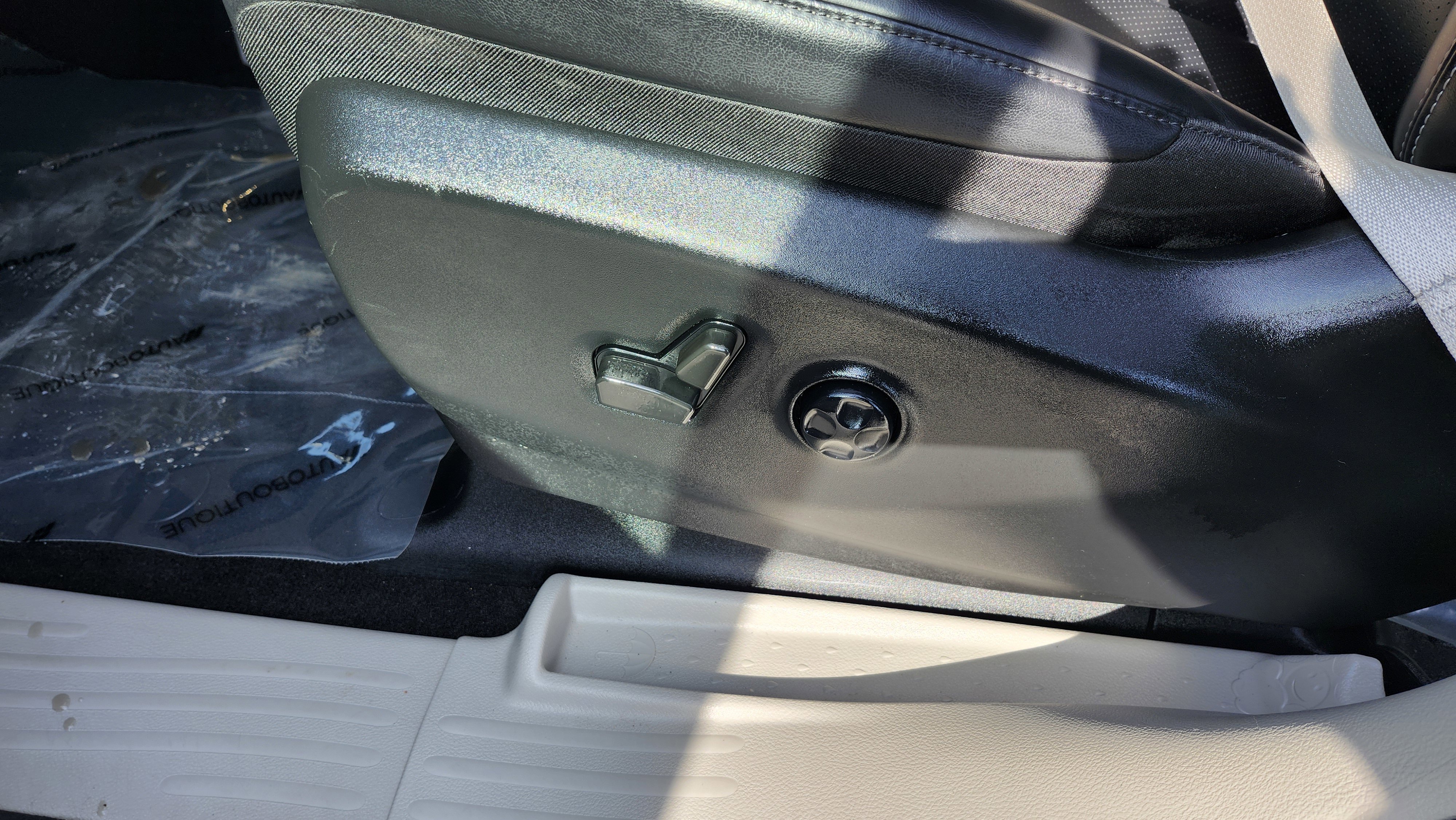 Used 2023 Chrysler Pacifica Touring-L image 24