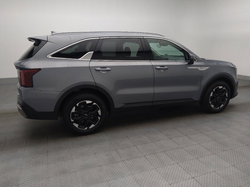 Used 2024 Kia Sorento S image 10