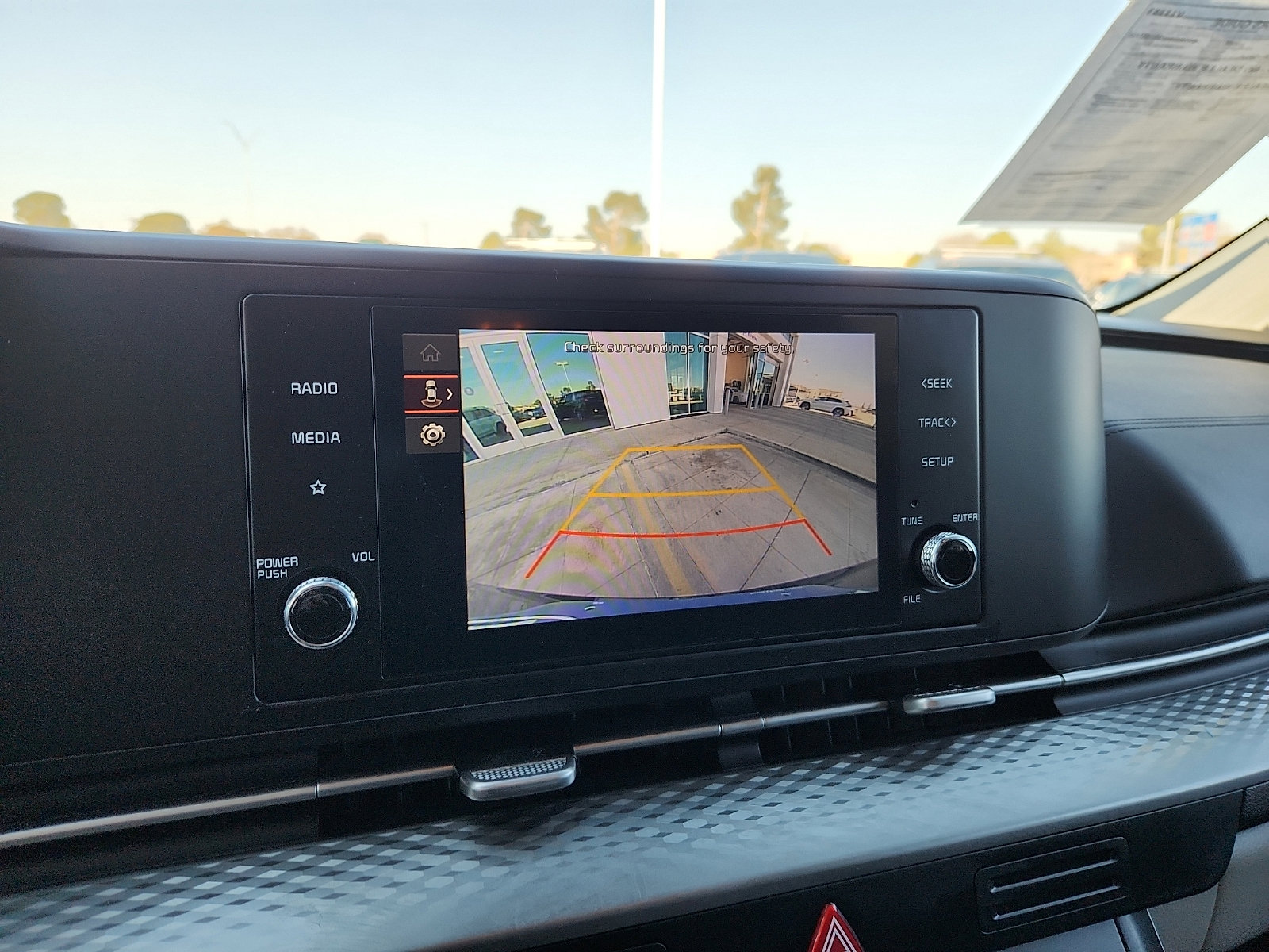 Used 2024 Kia Carnival LX image 19