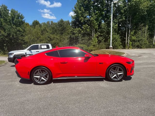 Used 2025 Ford Mustang GT Premium RWD image 3