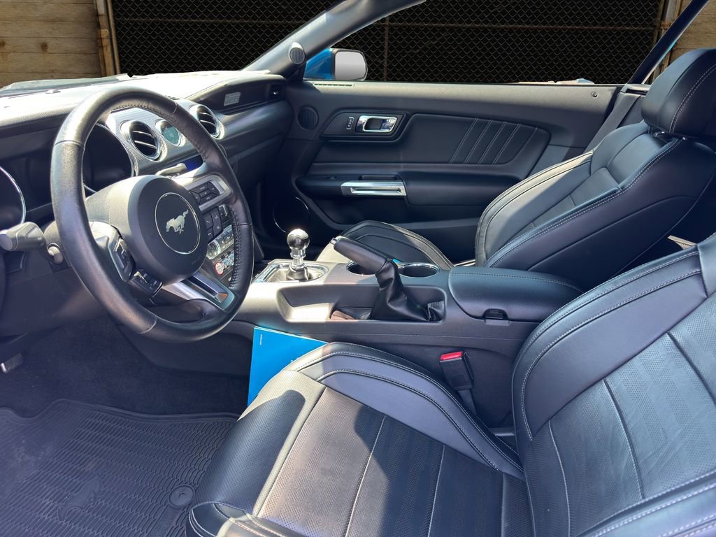 Used 2017 Ford Mustang GT Premium w/ GT Performance Package RWD image 3